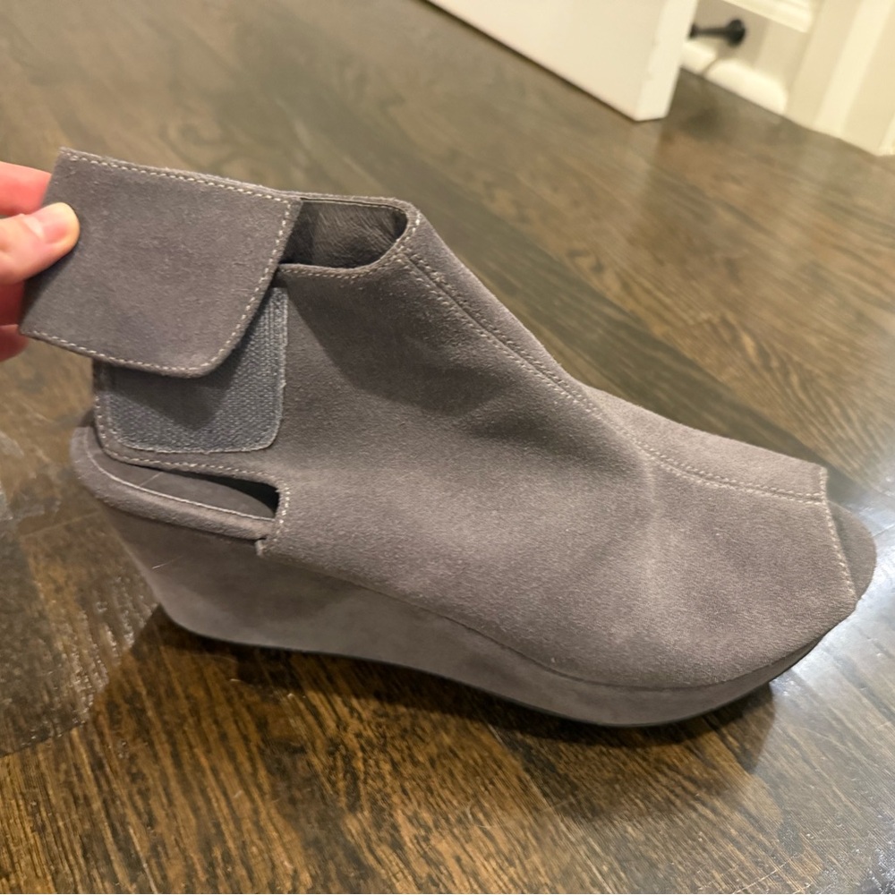 LIKE NEW Chocolat Blu Women Shoes Suede Leather Platform Wedges